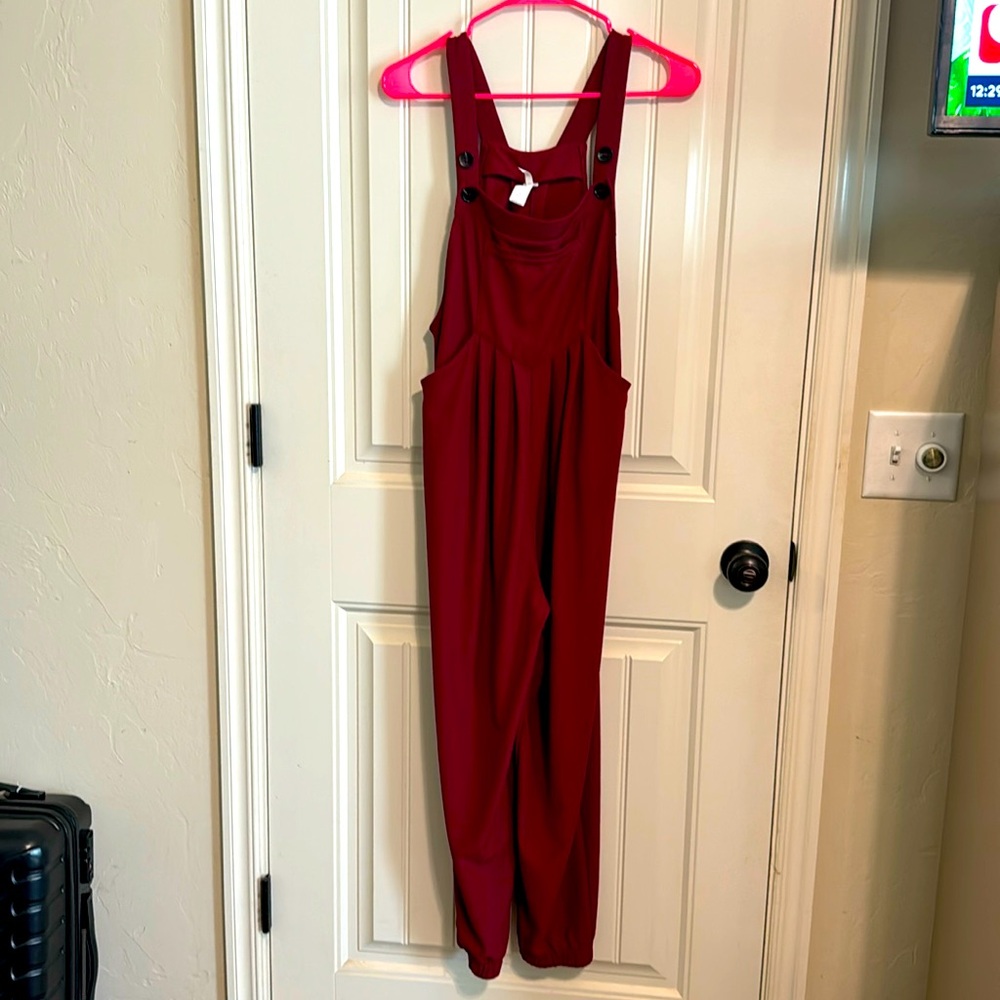 Awesome little Halara jumper, never worn. Super cute!